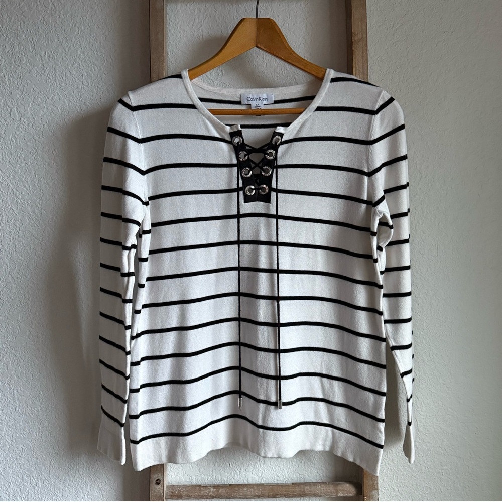 Calvin Klein Black & White Striped Lace Up Sweater Top sz: Small